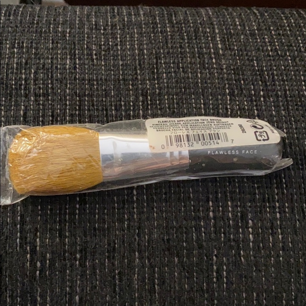 BareMinerals Flawless Face Brush